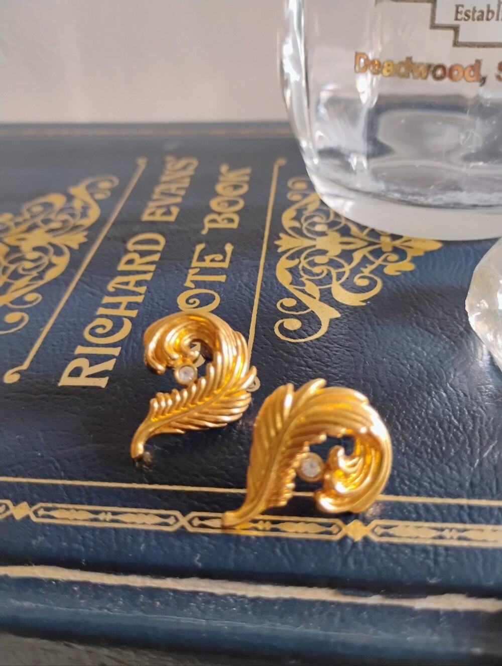 Vintage Feather Gold Tone Stud Earrings
